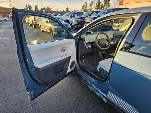 Certified 2024 Hyundai Ioniq 5 Limited image 17