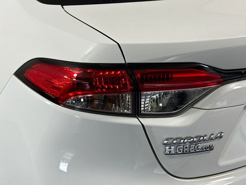 Used 2024 Toyota Corolla LE FWD image 35