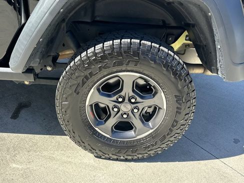 Used 2023 Jeep Gladiator Rubicon w/ Cold Weather Group image 26