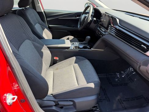 Used 2025 Toyota Camry LE image 12