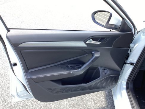 Used 2024 Volkswagen Jetta SE w/ Panoramic Sunroof Package FWD image 31