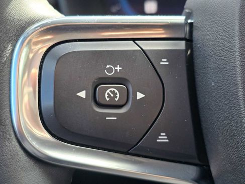 Used 2023 Volvo XC40 Recharge Plus image 30