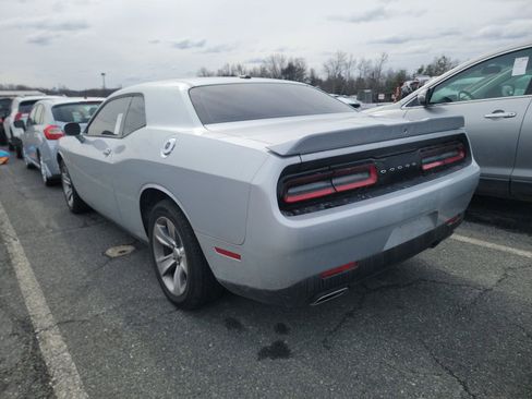 Used 2022 Dodge Challenger SXT image 8