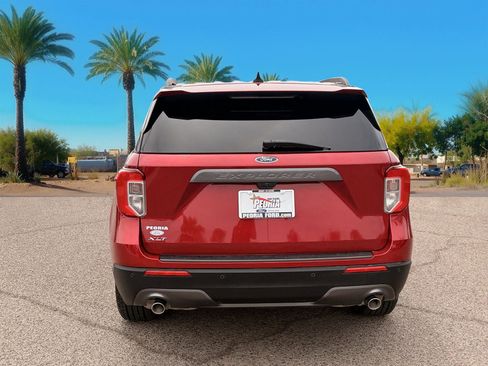 Used 2022 Ford Explorer XLT w/ Equipment Group 202A RWD image 4