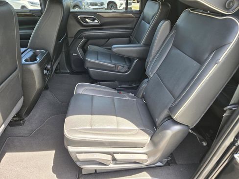 Used 2021 Chevrolet Suburban Premier AWD/4WD image 18