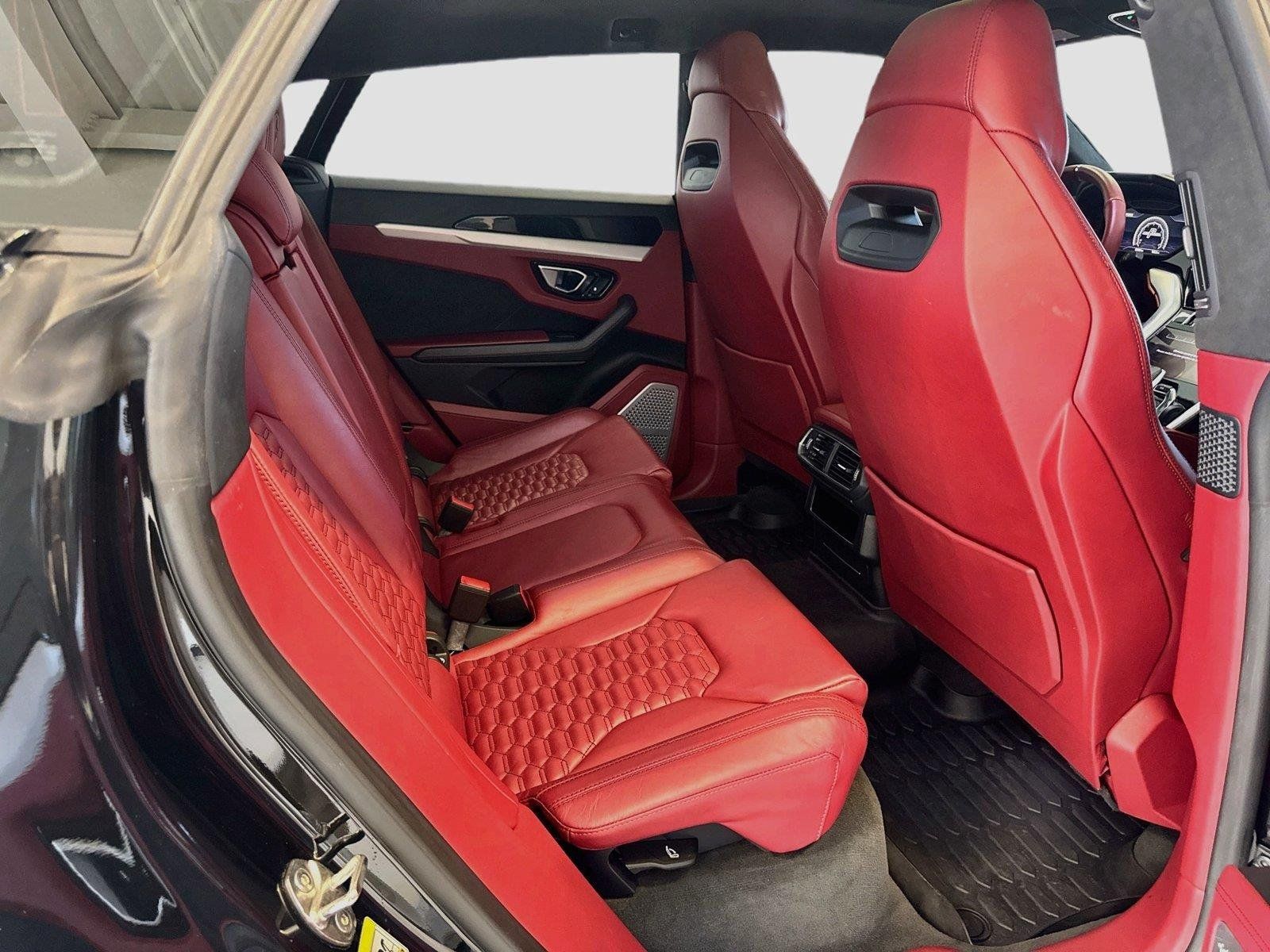 Used 2020 Lamborghini Urus AWD/4WD image 28