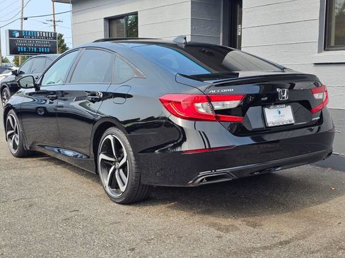 Used 2020 Honda Accord Sport image 3