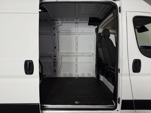 Used 2023 RAM ProMaster 2500 FWD image 24