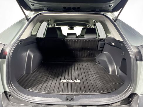 Used 2021 Toyota RAV4 XLE FWD image 34