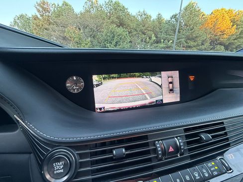 Used 2018 Lexus LS 500 w/ Interior Upgrade Package image 21