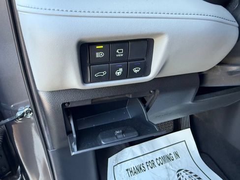 Used 2021 Toyota Highlander Platinum FWD image 13