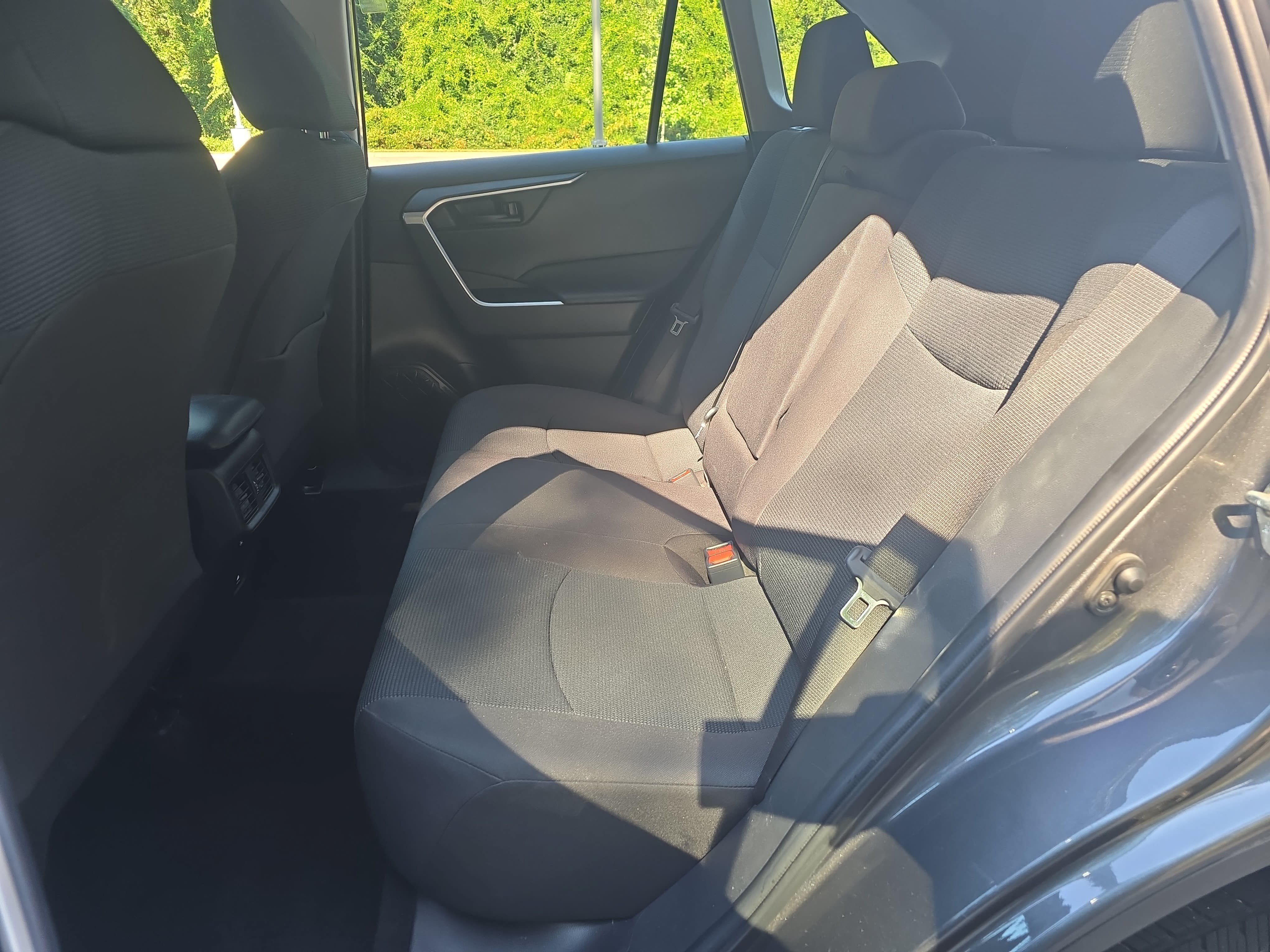 Used 2022 Toyota RAV4 LE FWD image 15