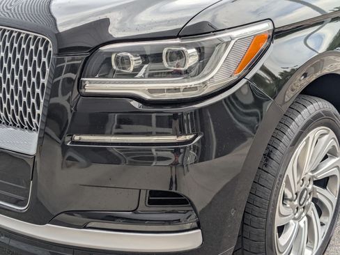 Used 2024 Lincoln Navigator Reserve AWD/4WD image 9