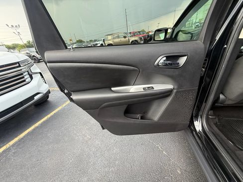 Used 2016 Dodge Journey SE w/ Flexible Seating Group FWD image 18
