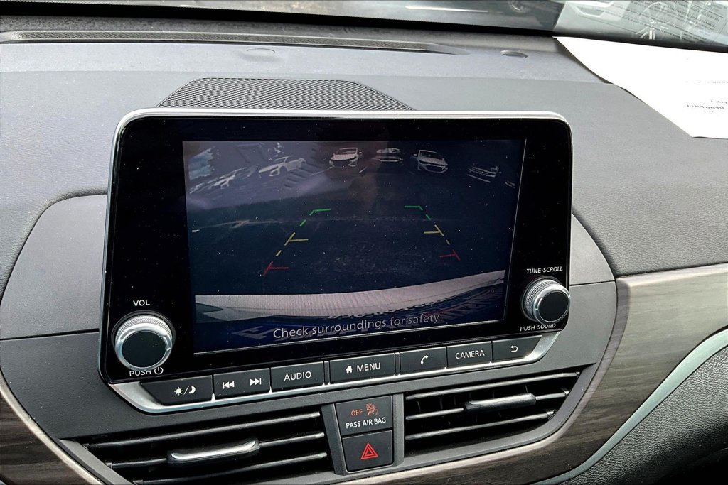 Used 2025 Nissan Altima 2.5 SV FWD image 15