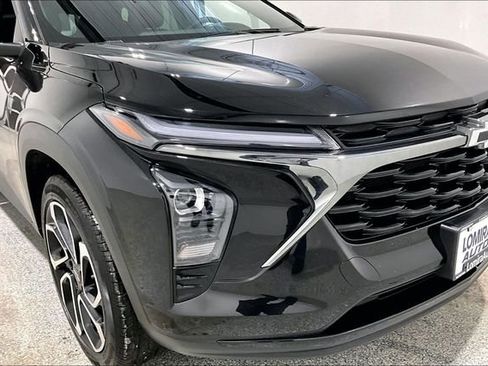 Used 2025 Chevrolet Trax RS image 32