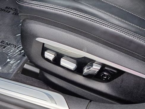 Used 2017 BMW 750i RWD image 16