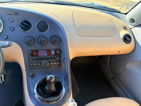 Used 2006 Pontiac Solstice Convertible w/ Premium Package image 36