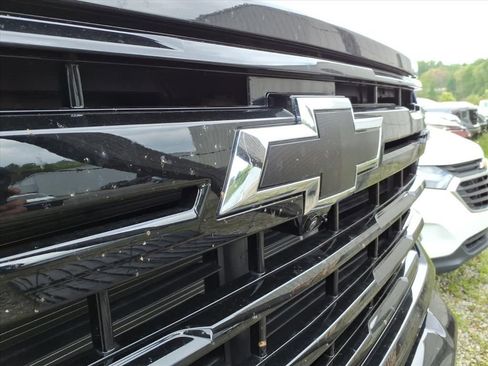 Used 2025 Chevrolet Silverado 2500 LT w/ Trail Boss Package AWD/4WD image 6