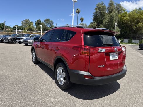 Used 2015 Toyota RAV4 LE FWD image 3