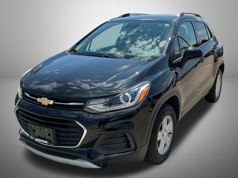 Used 2021 Chevrolet Trax LT w/ Driver Confidence Package AWD/4WD image 1