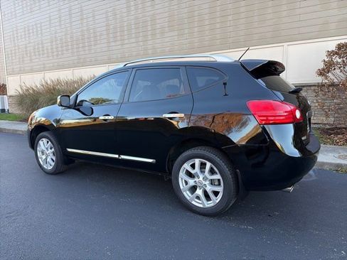 Used 2011 Nissan Rogue SV w/ SL Pkg image 2