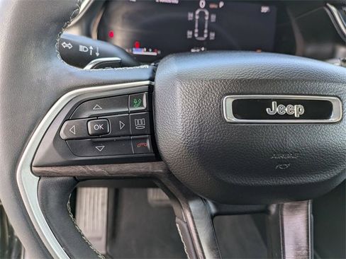 Certified 2023 Jeep Grand Cherokee L Limited w/ Trailer Tow Group (B) image 17