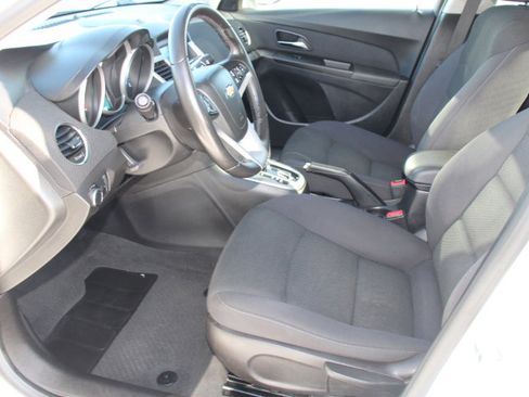 Used 2014 Chevrolet Cruze LT image 11