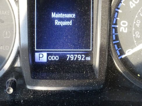 Used 2021 Toyota Tacoma TRD Off-Road image 11