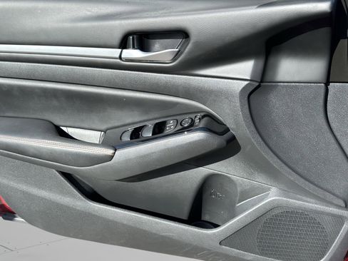 Certified 2024 Nissan Altima 2.5 SR FWD image 23