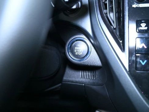 Used 2025 Subaru Forester Premium image 33