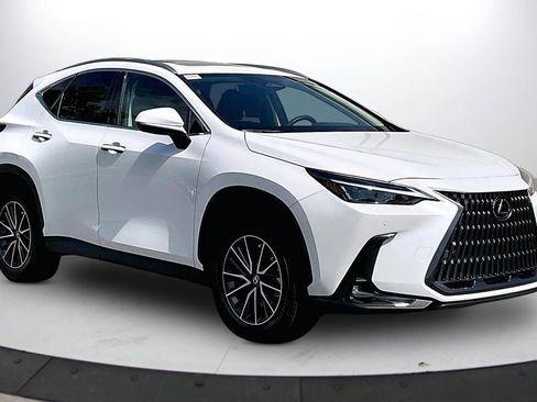 Used 2025 Lexus NX 250 FWD w/ Towing Package (2000 Lbs) image 2