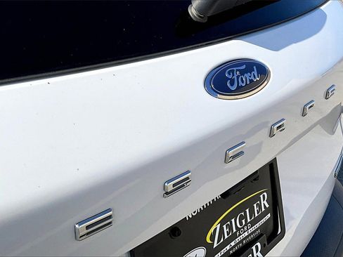 Certified 2021 Ford Escape SE image 30