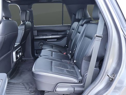 Used 2020 Ford Expedition XLT w/ Equipment Group 202A RWD image 14