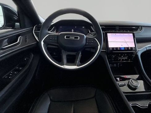Used 2024 Jeep Grand Cherokee L Limited w/ Luxury Tech Group II AWD/4WD image 8