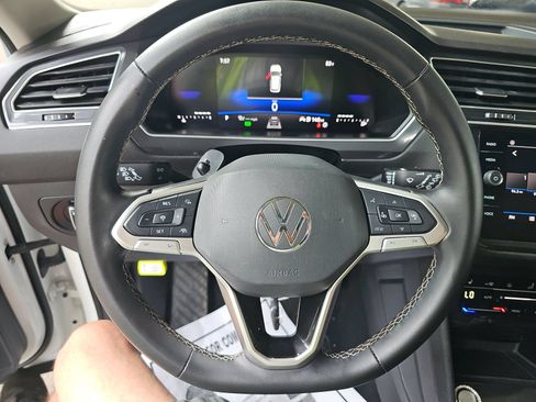 Used 2024 Volkswagen Tiguan SE FWD image 7