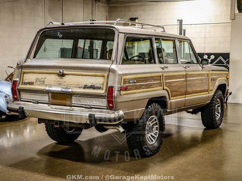 Used 1988 Jeep Grand Wagoneer AWD/4WD image 8