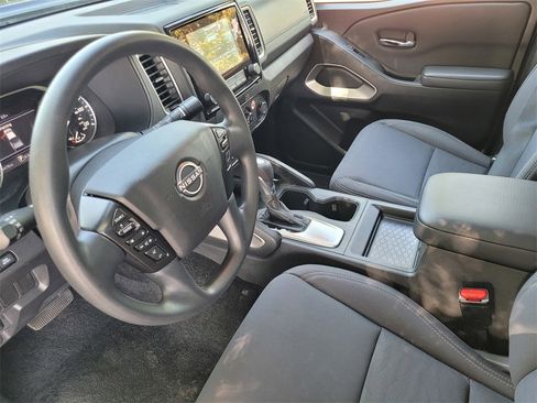 Used 2023 Nissan Frontier SV image 18