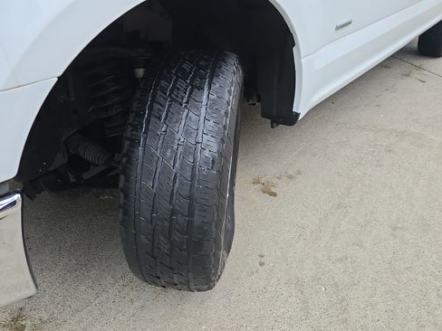 Used 2016 Ford F150 XLT image 32