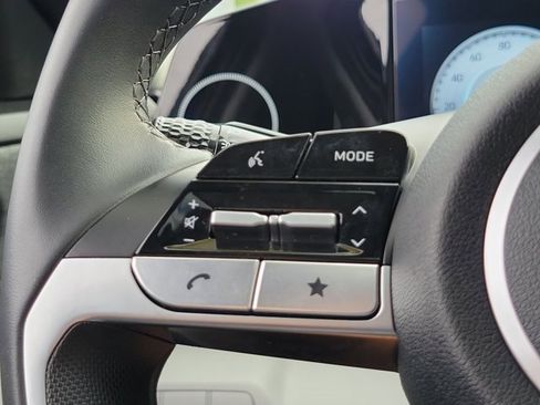 Used 2024 Hyundai Elantra Limited image 24