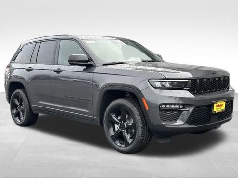 New 2025 Jeep Grand Cherokee Limited w/ Black Appearance Package image 1