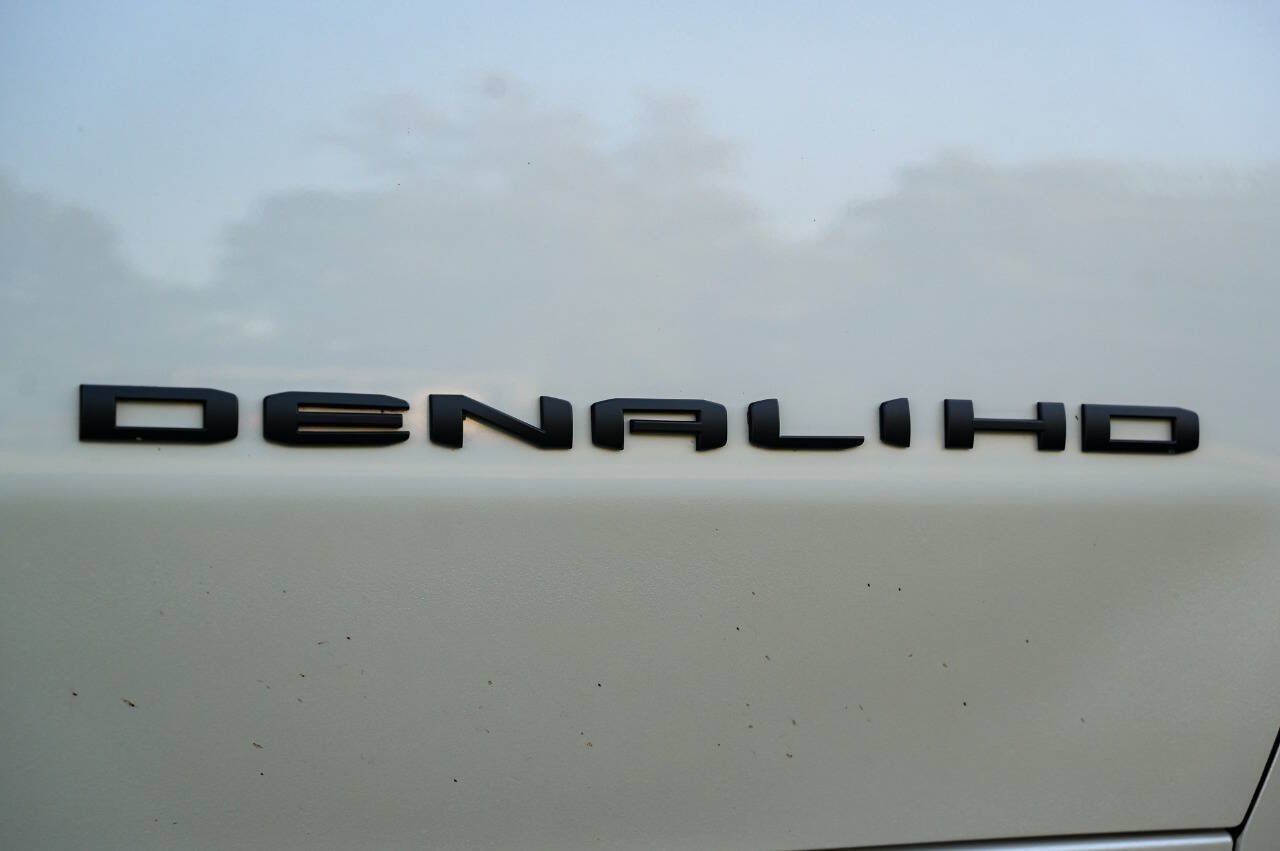 Used 2021 GMC Sierra 3500 Denali w/ Denali Ultimate Package AWD/4WD image 37