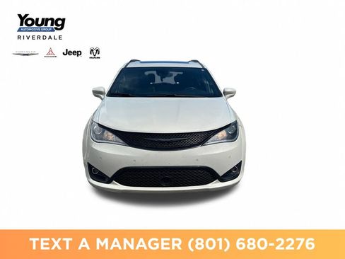 Used 2019 Chrysler Pacifica Touring-L FWD image 8