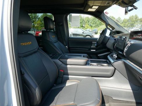 New 2025 Ford Expedition Tremor image 9