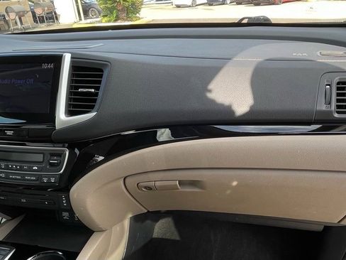 Used 2016 Honda Pilot Touring image 30