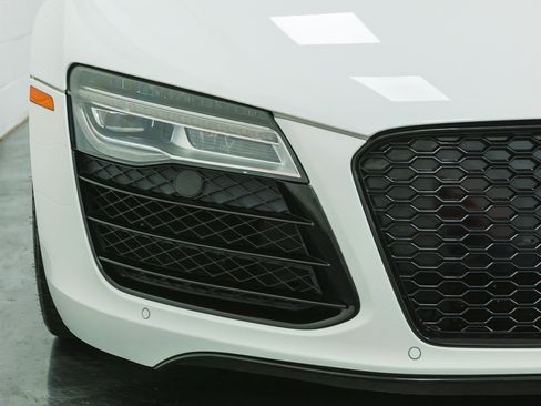 Used 2014 Audi R8 V10 AWD/4WD image 6