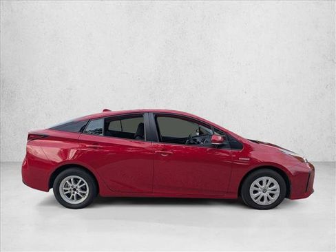 Used 2022 Toyota Prius LE FWD image 4