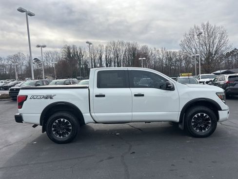 Used 2022 Nissan Titan PRO-4X w/ Pro-4x Convenience Package image 4