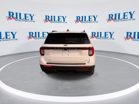 New 2026 Ford Explorer Active image 7