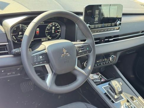 New 2025 Mitsubishi Outlander SE AWD/4WD image 14